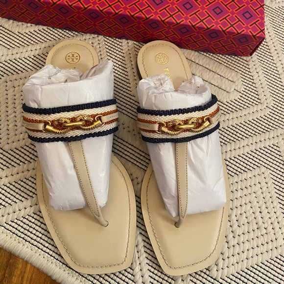 Tory Burch Jessa Thong Tan Sandals with Gold and Navy Details - Picture 3 of 6